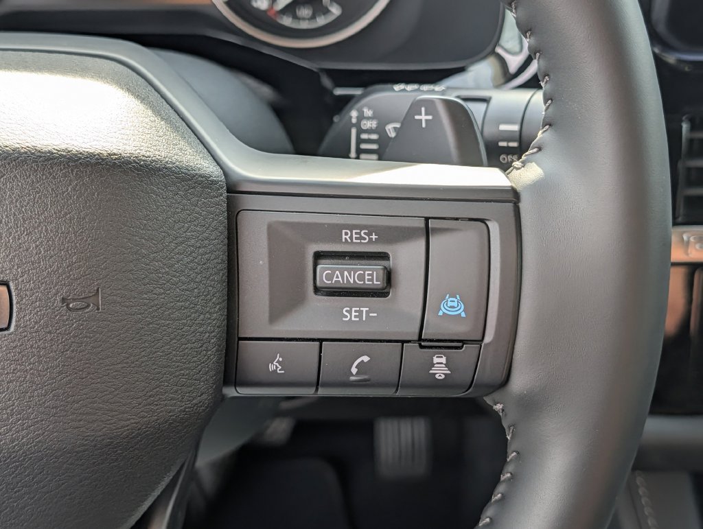 Used 2026 Nissan Pathfinder SV FWD image 21