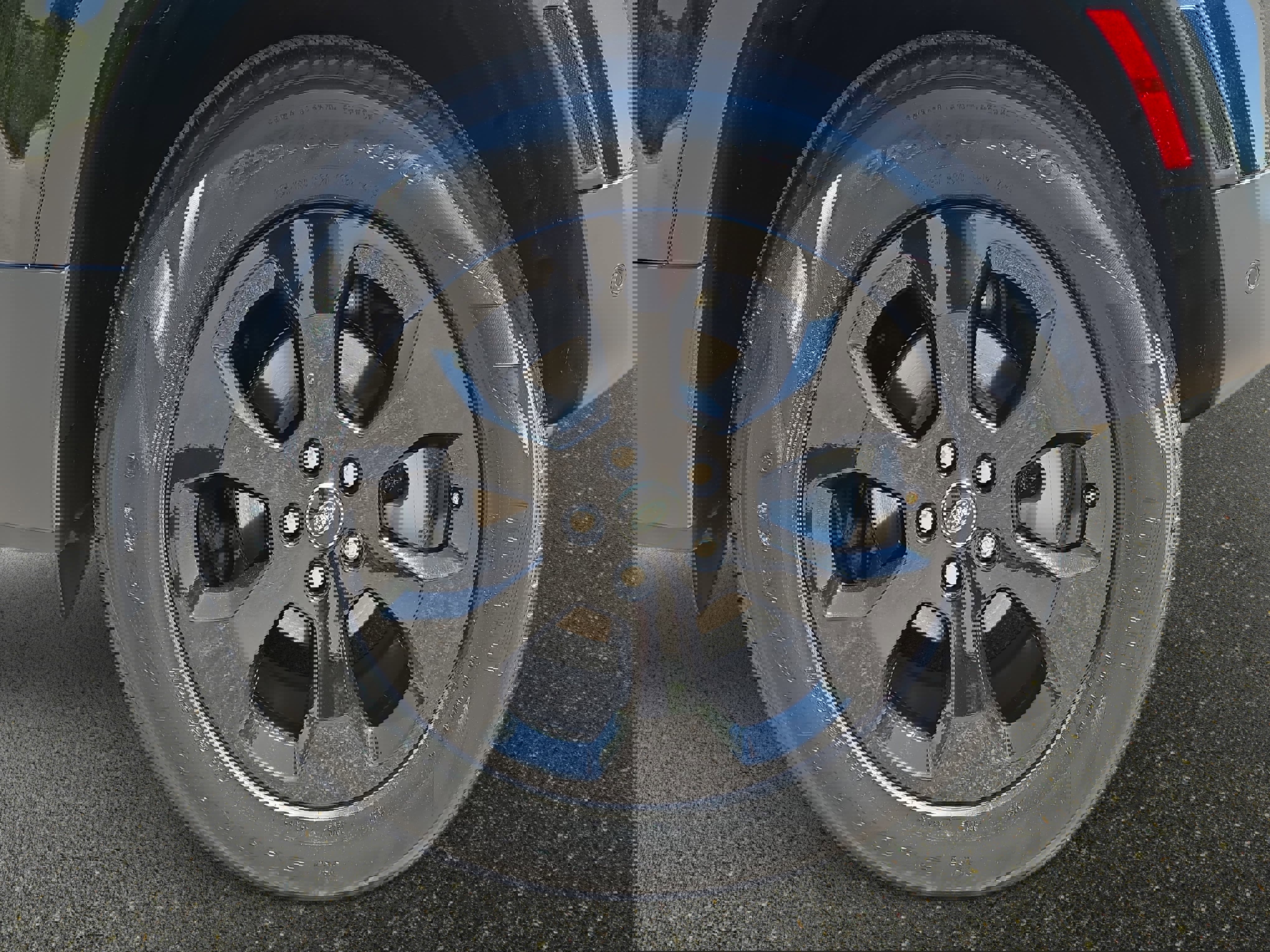 Used 2025 Land Rover Defender 110 S image 34