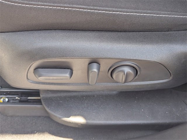 Used 2025 Chevrolet Blazer LT image 23