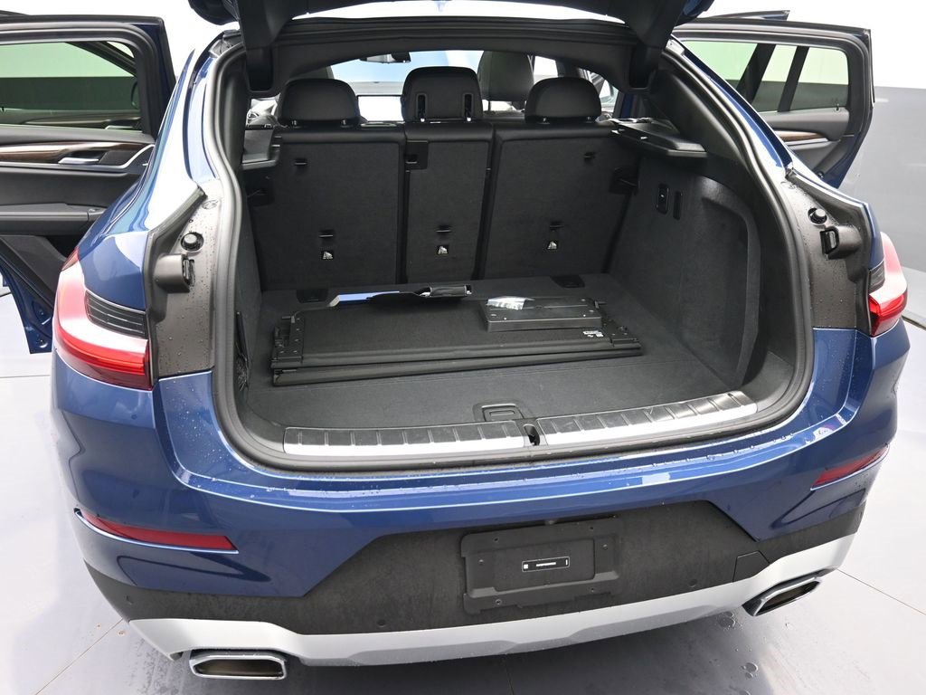 Used 2025 BMW X4 xDrive30i w/ Premium Package image 16
