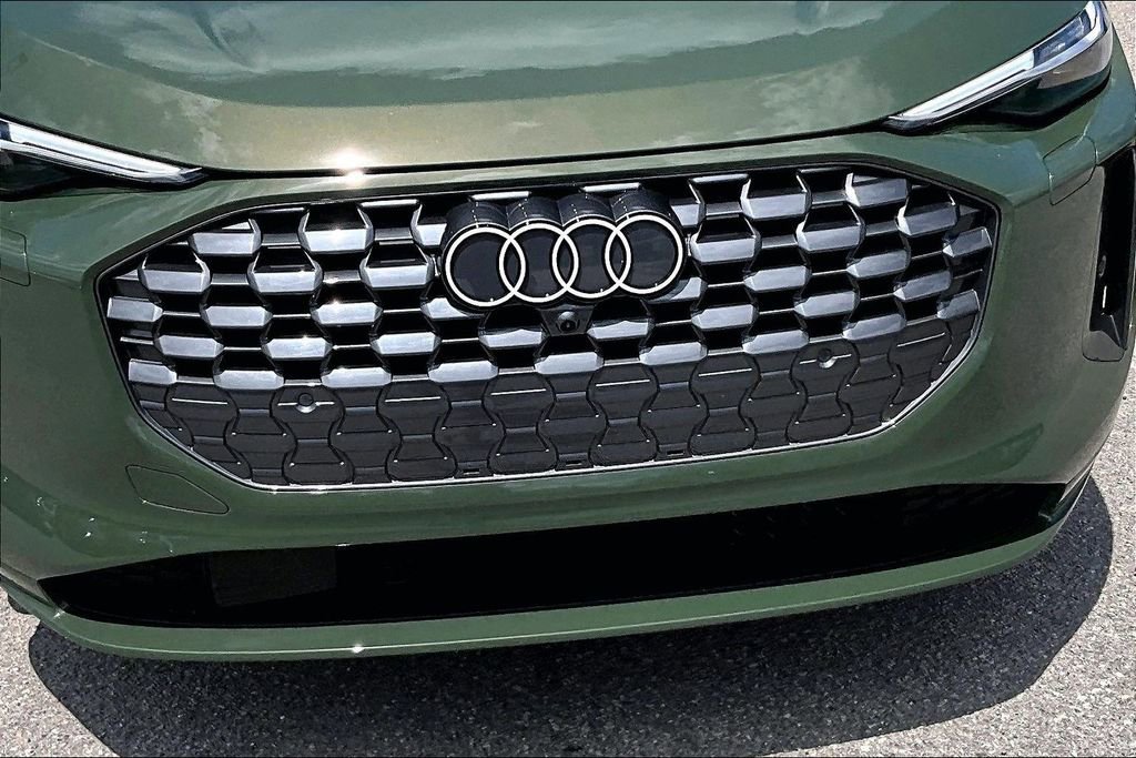Certified 2025 Audi Q5 Premium w/ Premium Plus AWD/4WD image 11