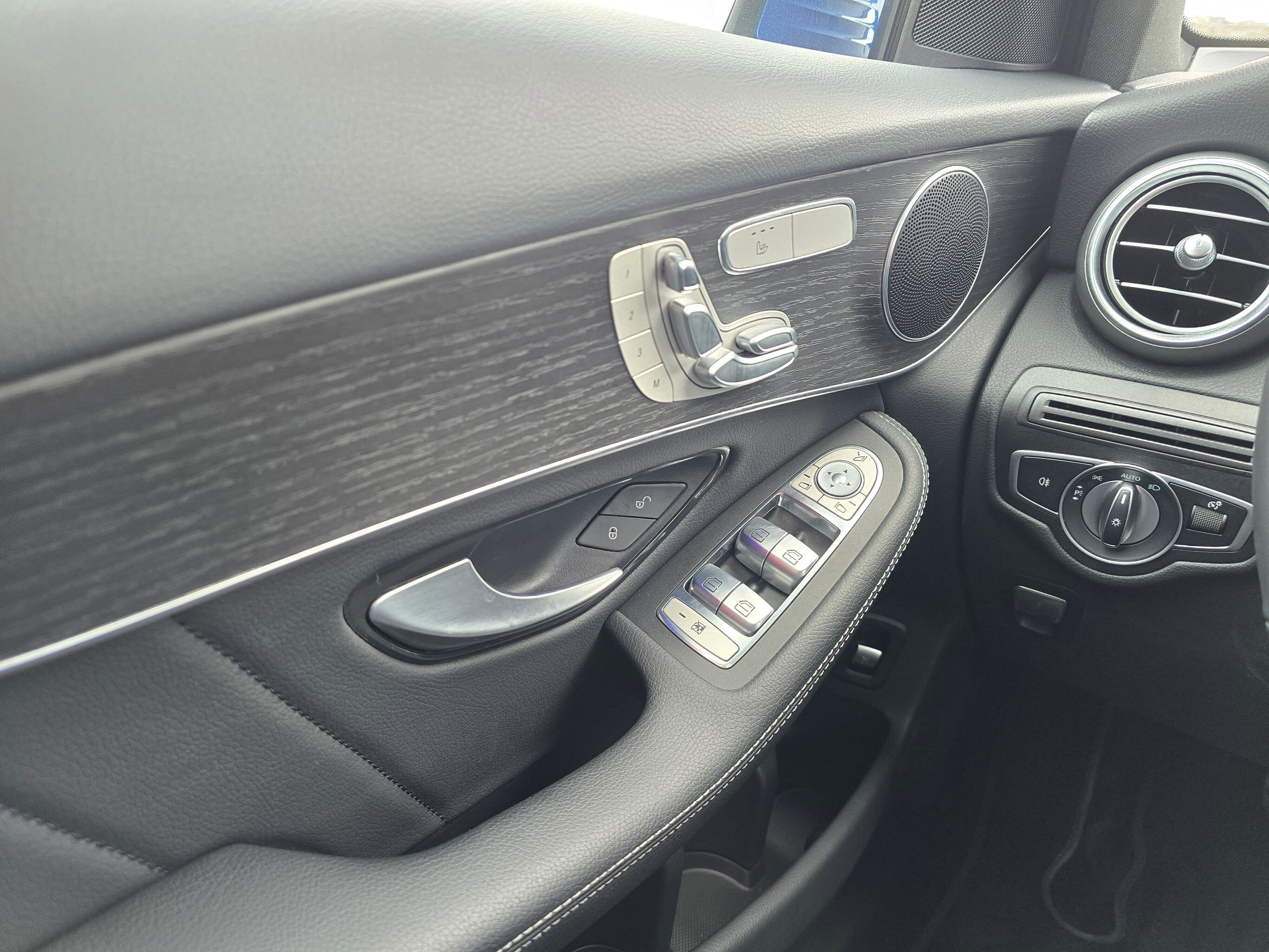 Used 2022 Mercedes-Benz GLC 300 4MATIC image 29