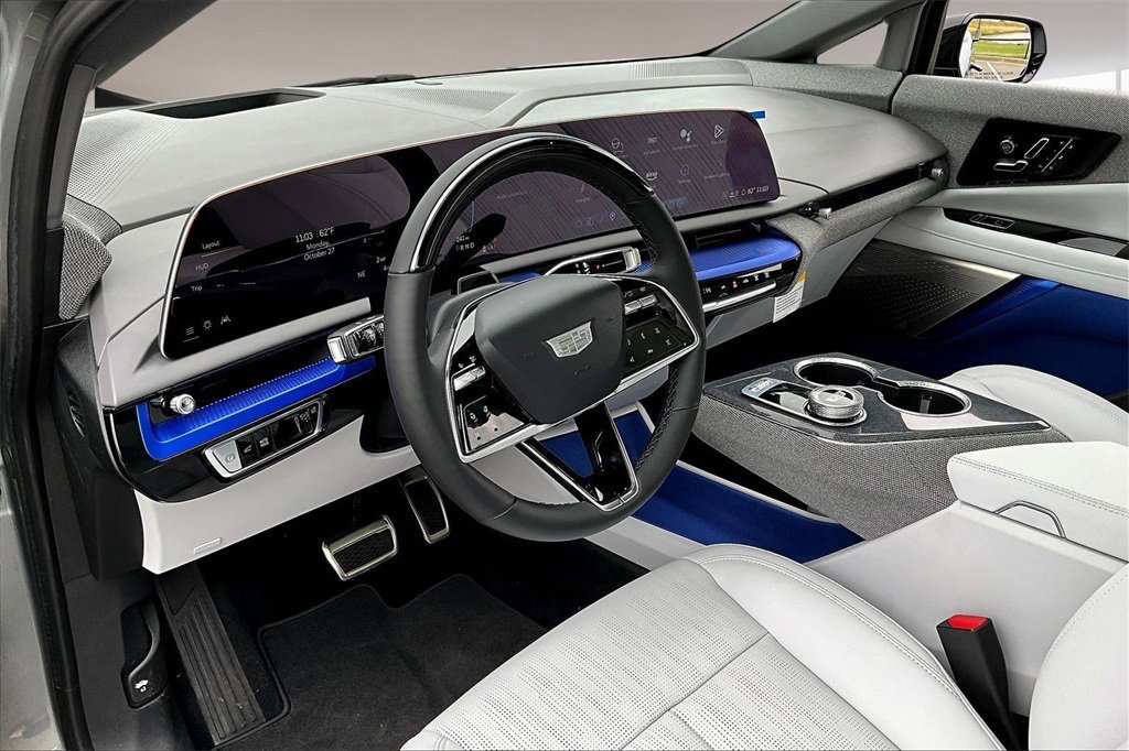 New 2025 Cadillac Optiq Sport 2 image 6