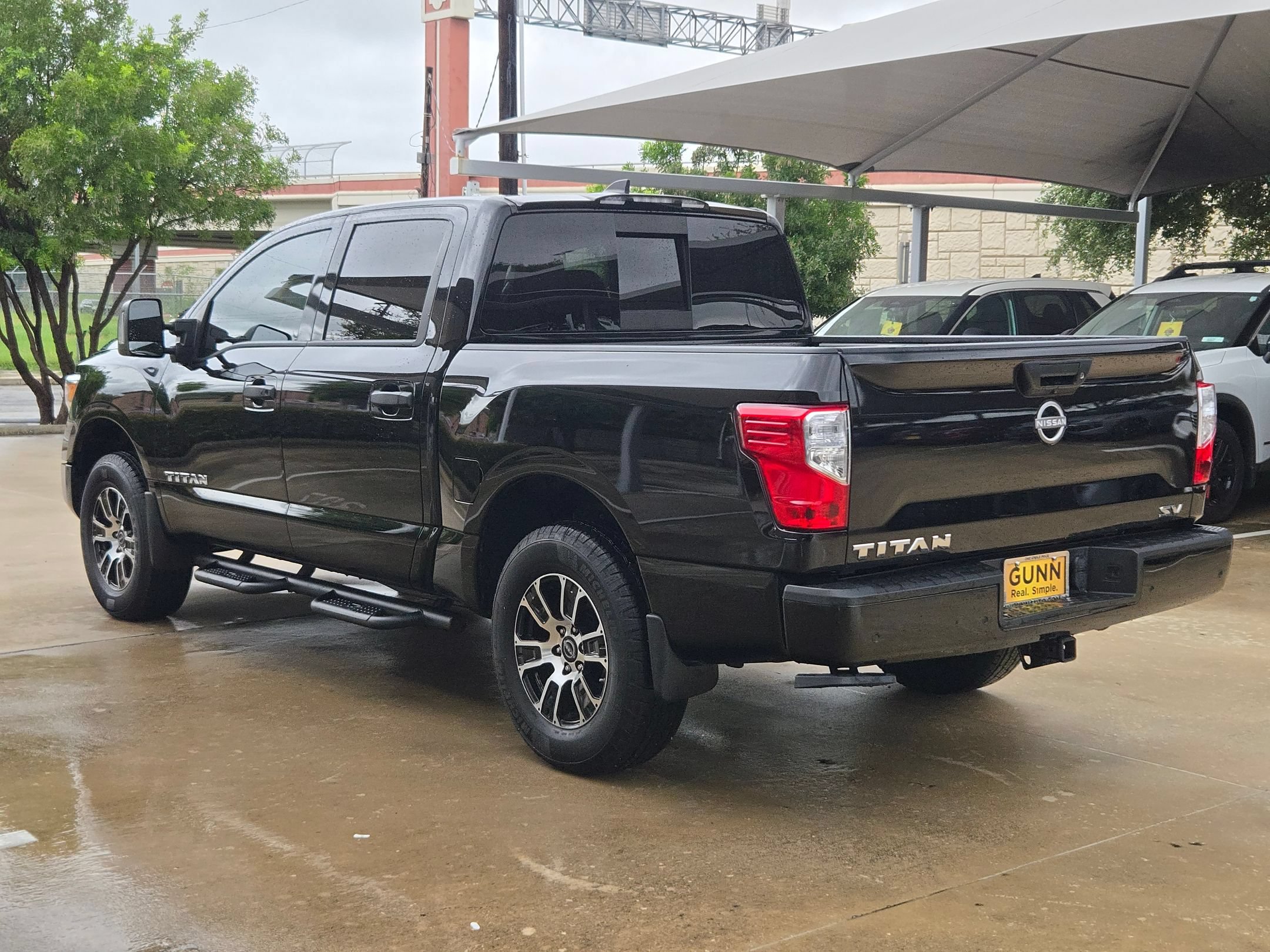 Used 2024 Nissan Titan SV w/ SV Convenience Package RWD image 5