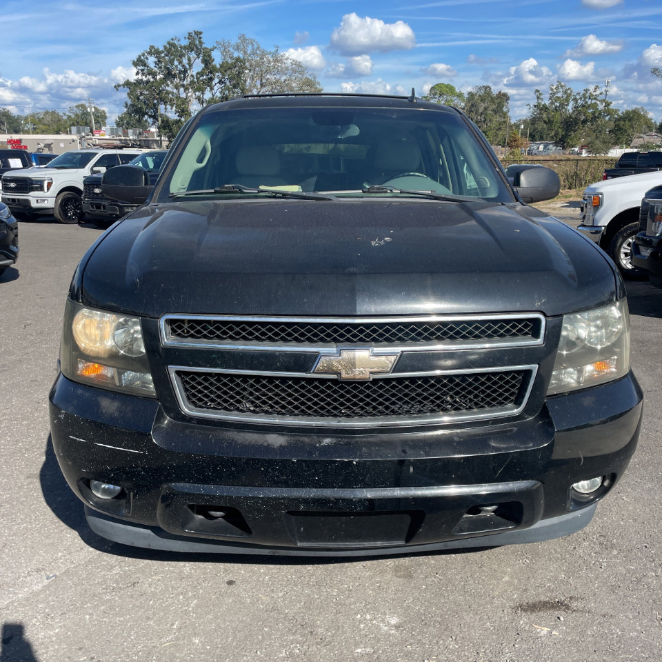 Used 2010 Chevrolet Suburban LT image 2
