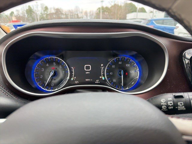 Used 2018 Chrysler Pacifica Limited w/ Tire & Wheel Group image 12