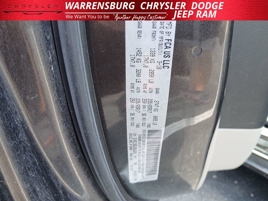 Used 2018 Chrysler Pacifica Touring-L w/ Advanced Safetytec Group FWD image 10