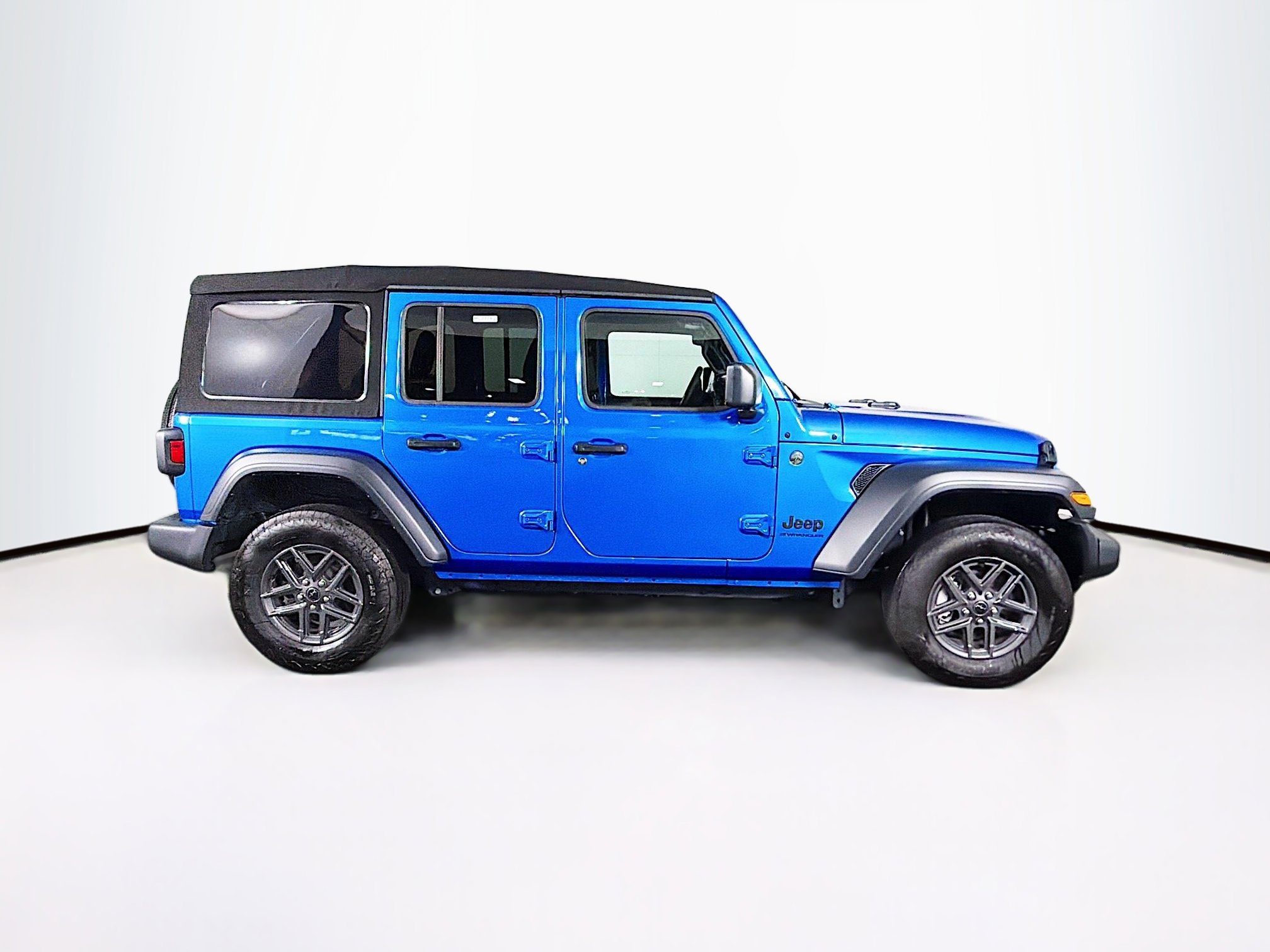 Used 2024 Jeep Wrangler Sport S image 9