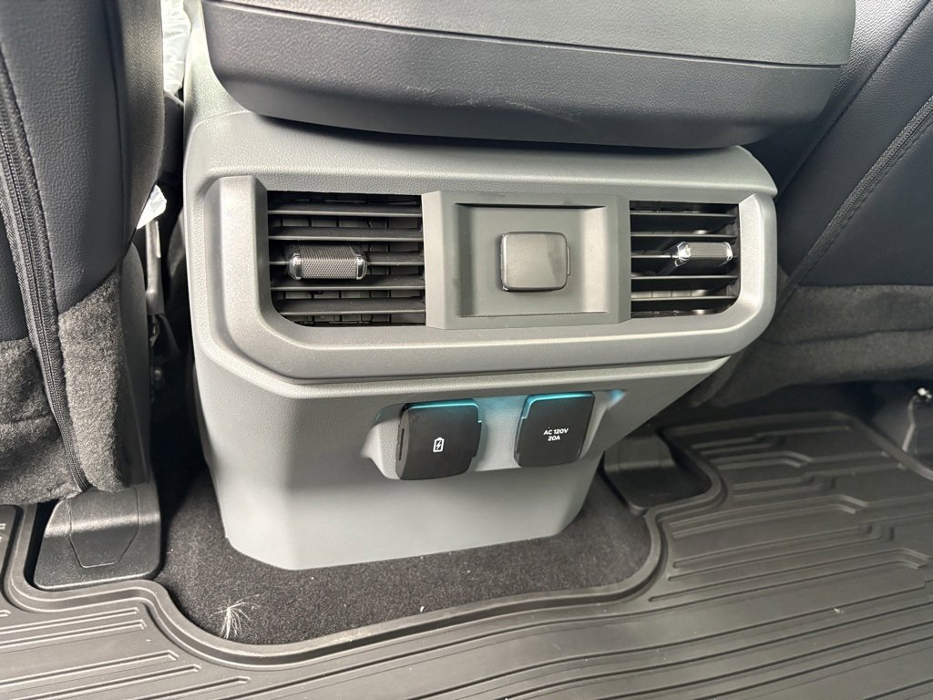 New 2025 Ford F150 Lariat w/ Equipment Group 501A Mid image 26