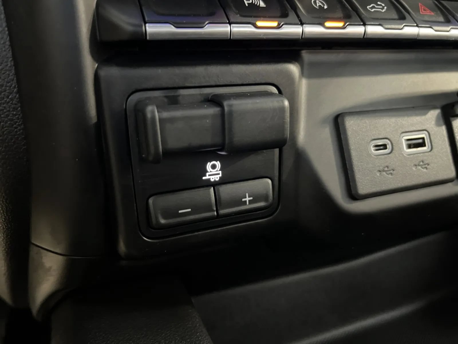 Used 2021 Chevrolet Silverado 1500 LTZ AWD/4WD image 53