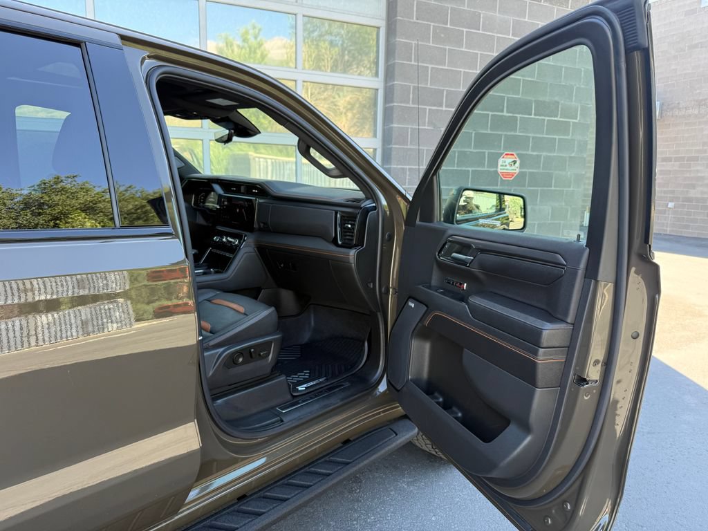 Used 2023 GMC Sierra 1500 AT4 w/ Technology Package AWD/4WD image 44