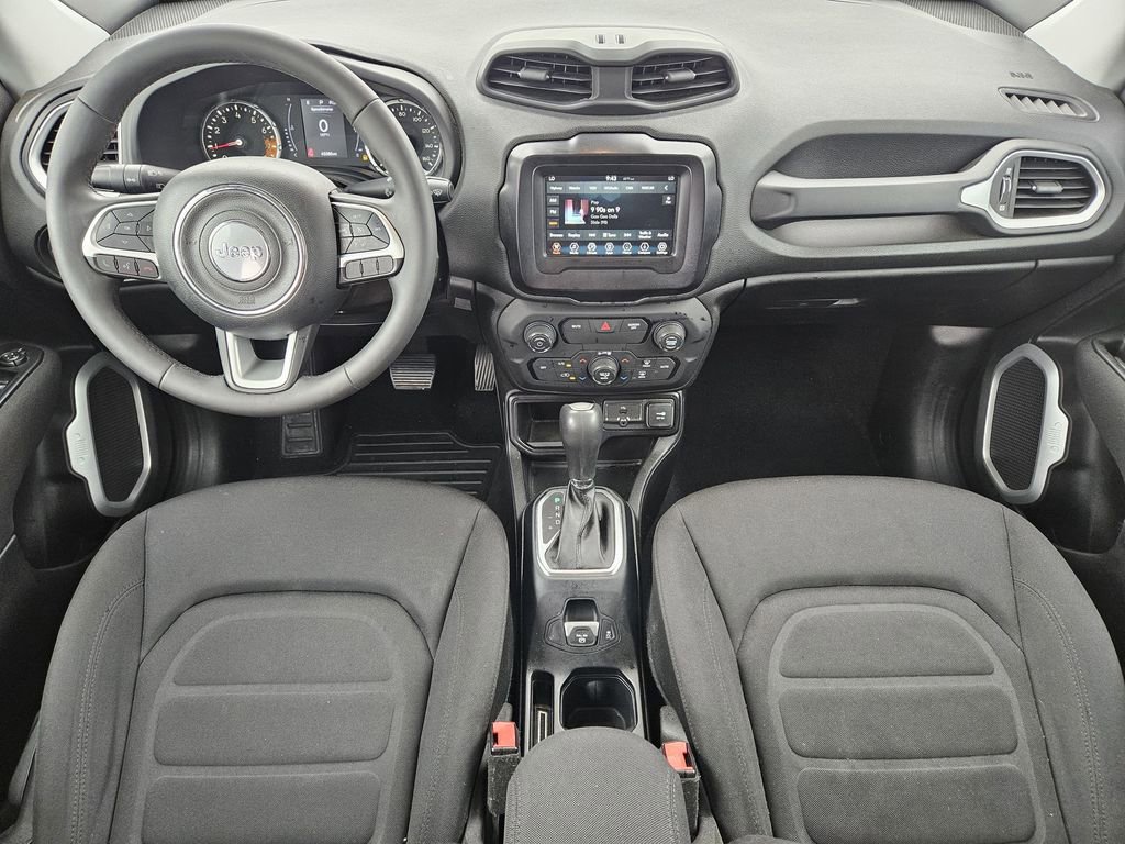 Used 2018 Jeep Renegade Latitude FWD image 20