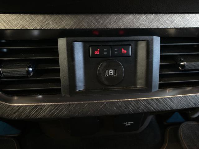 Used 2024 Ford F350 King Ranch w/ Chrome Package image 37