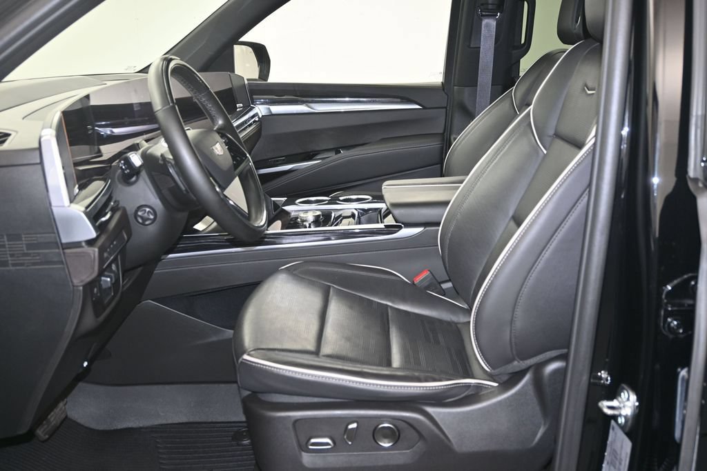 Used 2025 Cadillac Escalade ESV Sport w/ LPO, Floor Liner Package AWD/4WD image 10