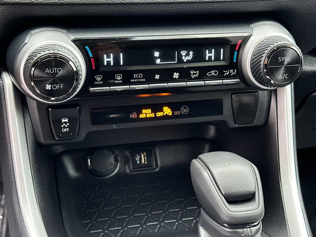 Used 2025 Toyota RAV4 LE image 25