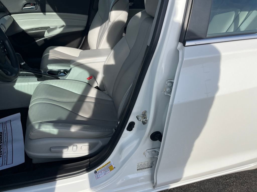 Used 2019 Acura ILX Premium Package image 21