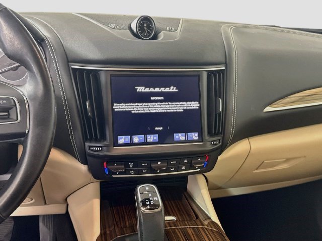 Used 2022 Maserati Levante GT AWD/4WD image 17