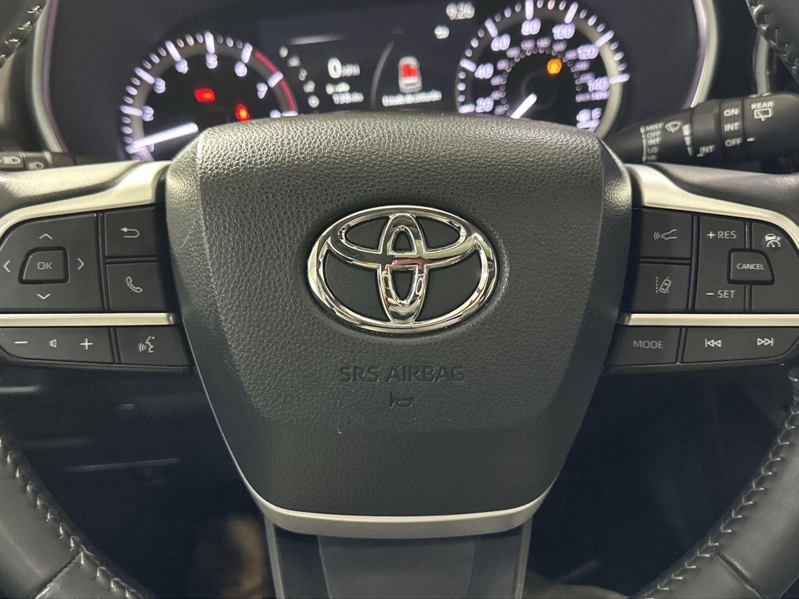 Used 2023 Toyota Highlander XLE image 19