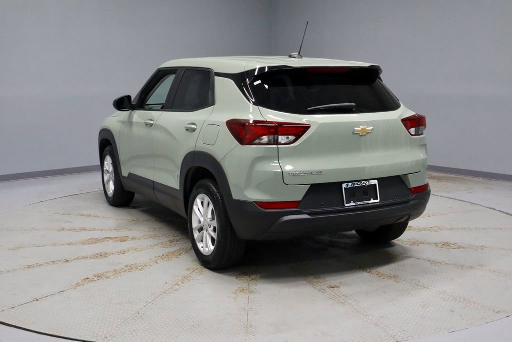 Used 2025 Chevrolet TrailBlazer LS w/ LS Convenience Package FWD image 8
