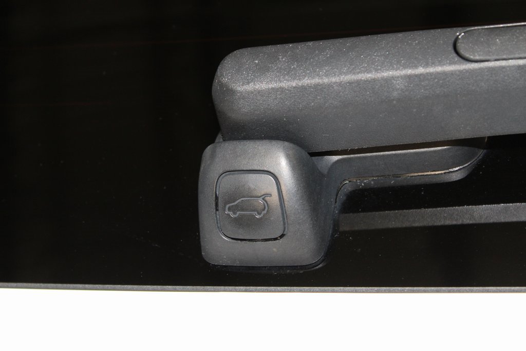 Used 2023 Genesis GV70 2.5T w/ Select Package image 53