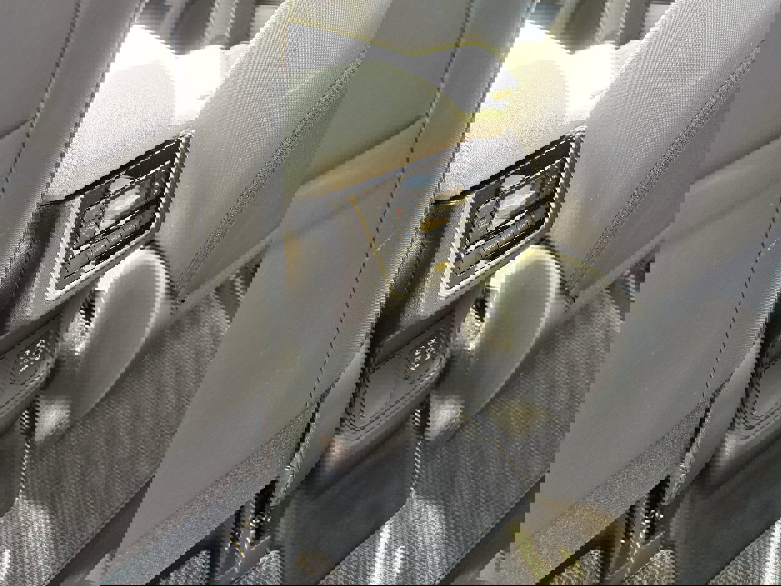 Used 2025 Subaru Ascent Premium image 31