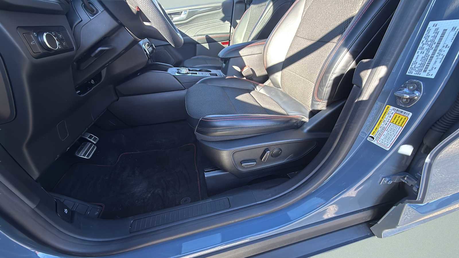 Used 2023 Ford Escape ST-Line w/ Tech Pack #1 image 17