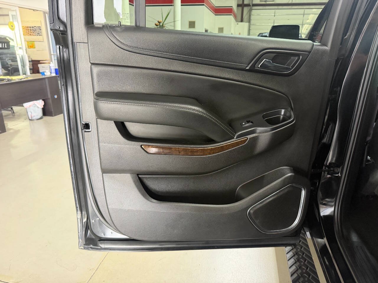 Used 2017 Chevrolet Suburban LT AWD/4WD image 12