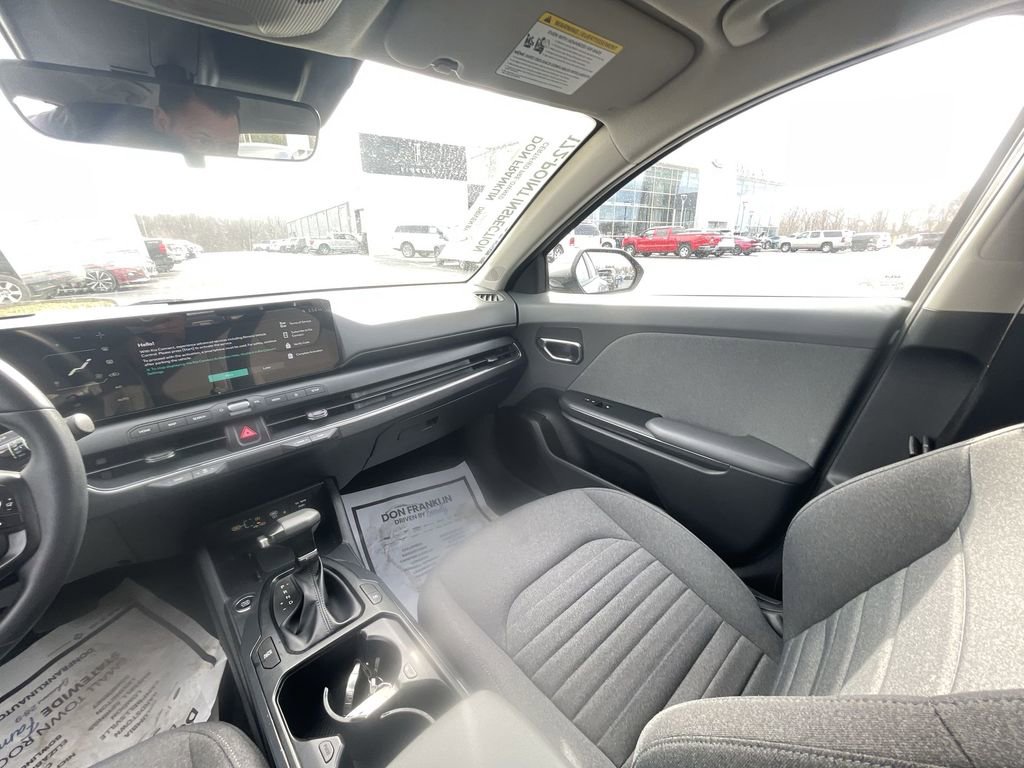 Used 2025 Kia K4 EX image 11
