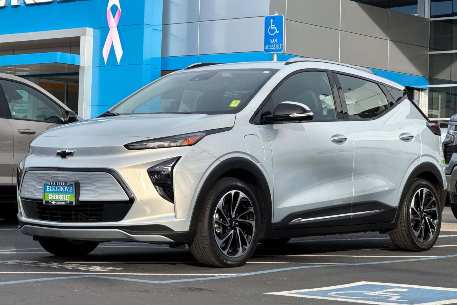 Used 2022 Chevrolet Bolt EUV Premier w/ Super Cruise Package image 7