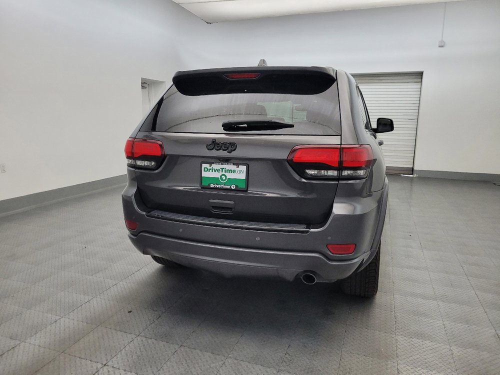 Used 2018 Jeep Grand Cherokee Altitude RWD image 7