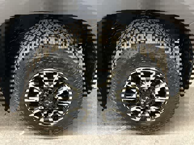 Used 2014 Toyota Tundra Limited w/ Limited Premium Package image 5