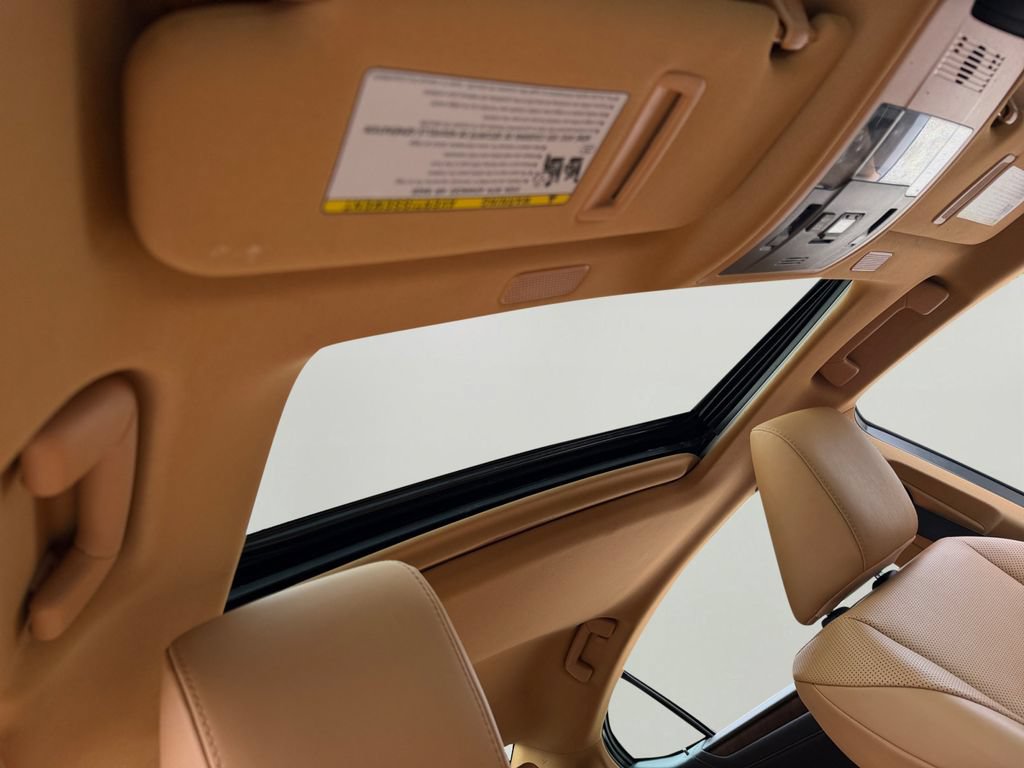 Used 2023 Lexus ES 350 w/ Premium Package FWD image 7