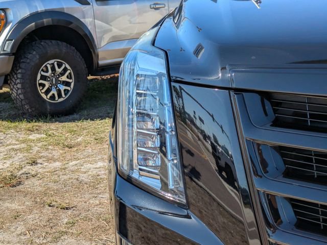 Used 2019 Cadillac Escalade Premium Luxury w/ Escalade Sport Edition image 8