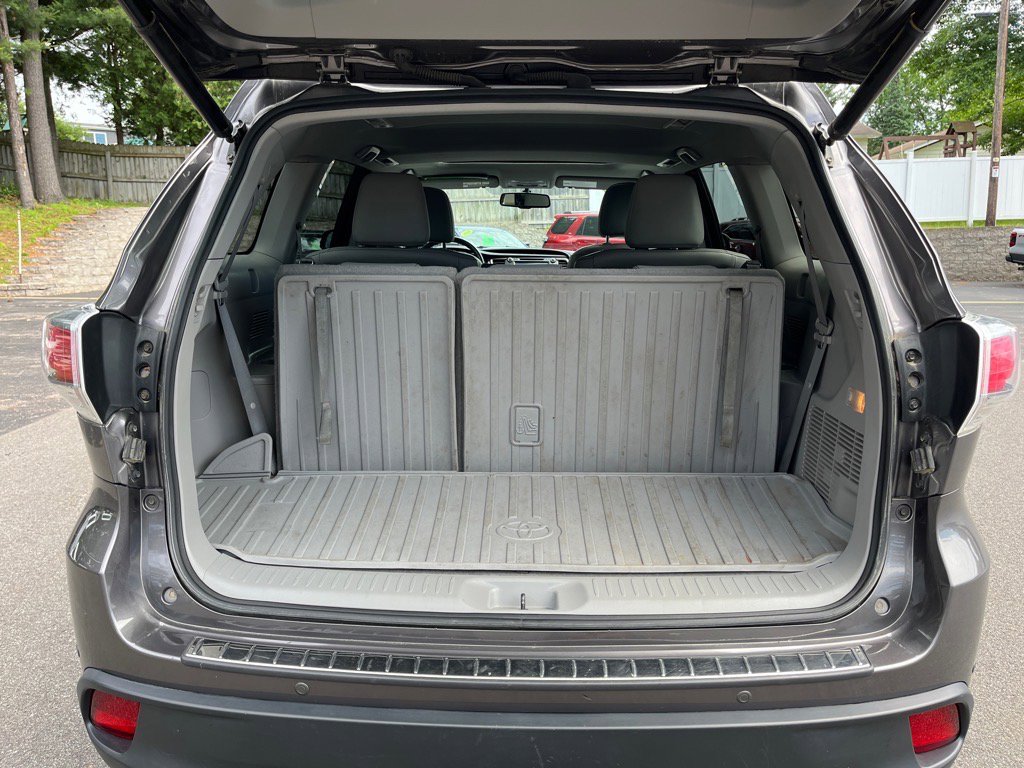 Used 2015 Toyota Highlander Limited image 8