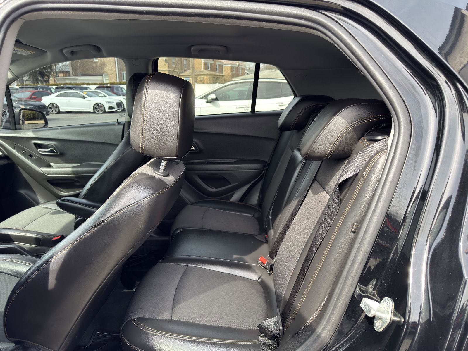 Used 2019 Chevrolet Trax LT w/ LT Convenience Package AWD/4WD image 27