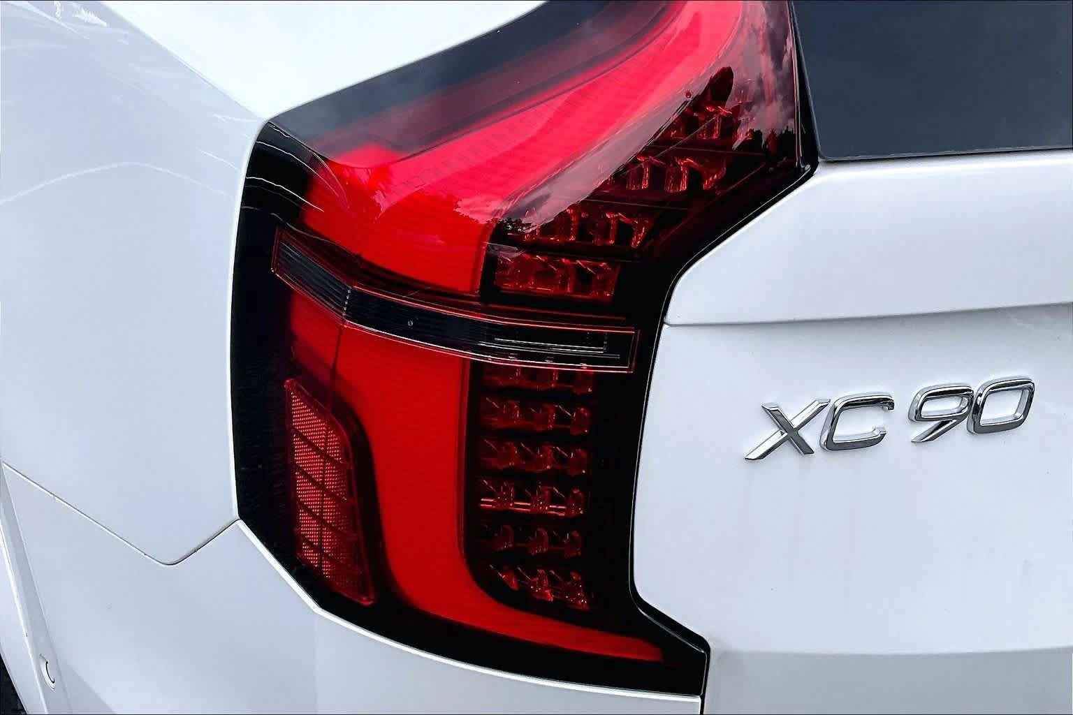 New 2026 Volvo XC90 B6 Plus w/ Protection Package Premier AWD/4WD image 5