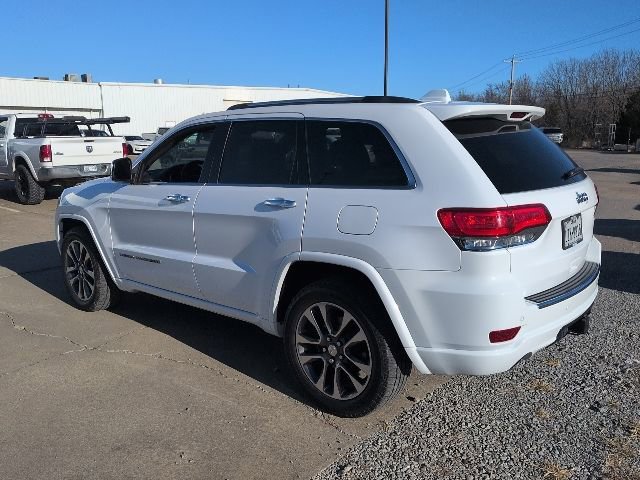 Used 2018 Jeep Grand Cherokee Overland w/ Trailer Tow Group IV image 3