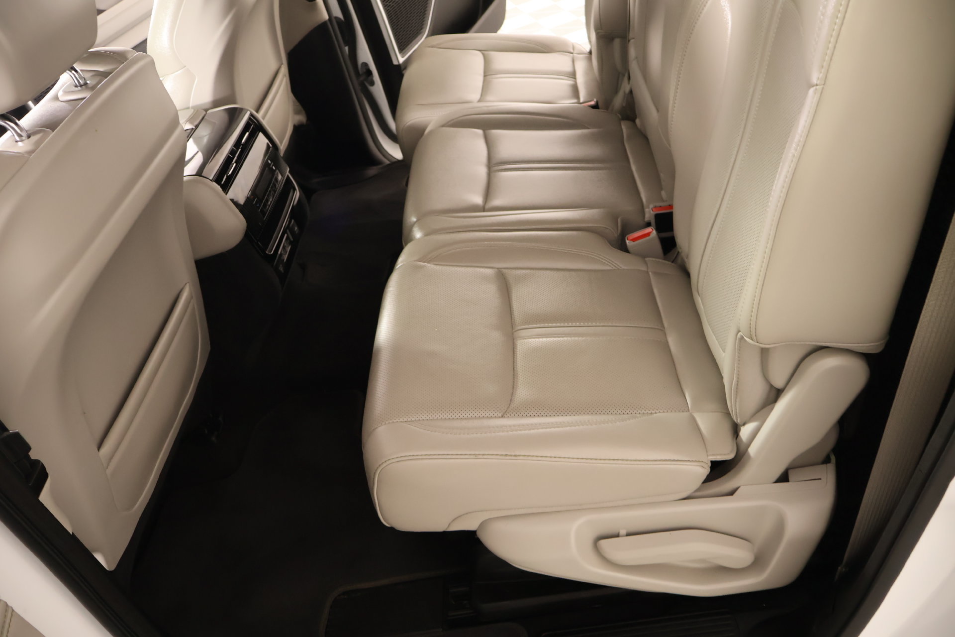 Used 2024 Jeep Wagoneer L 2WD image 13