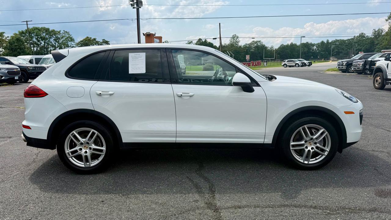 Used 2016 Porsche Cayenne AWD/4WD image 5