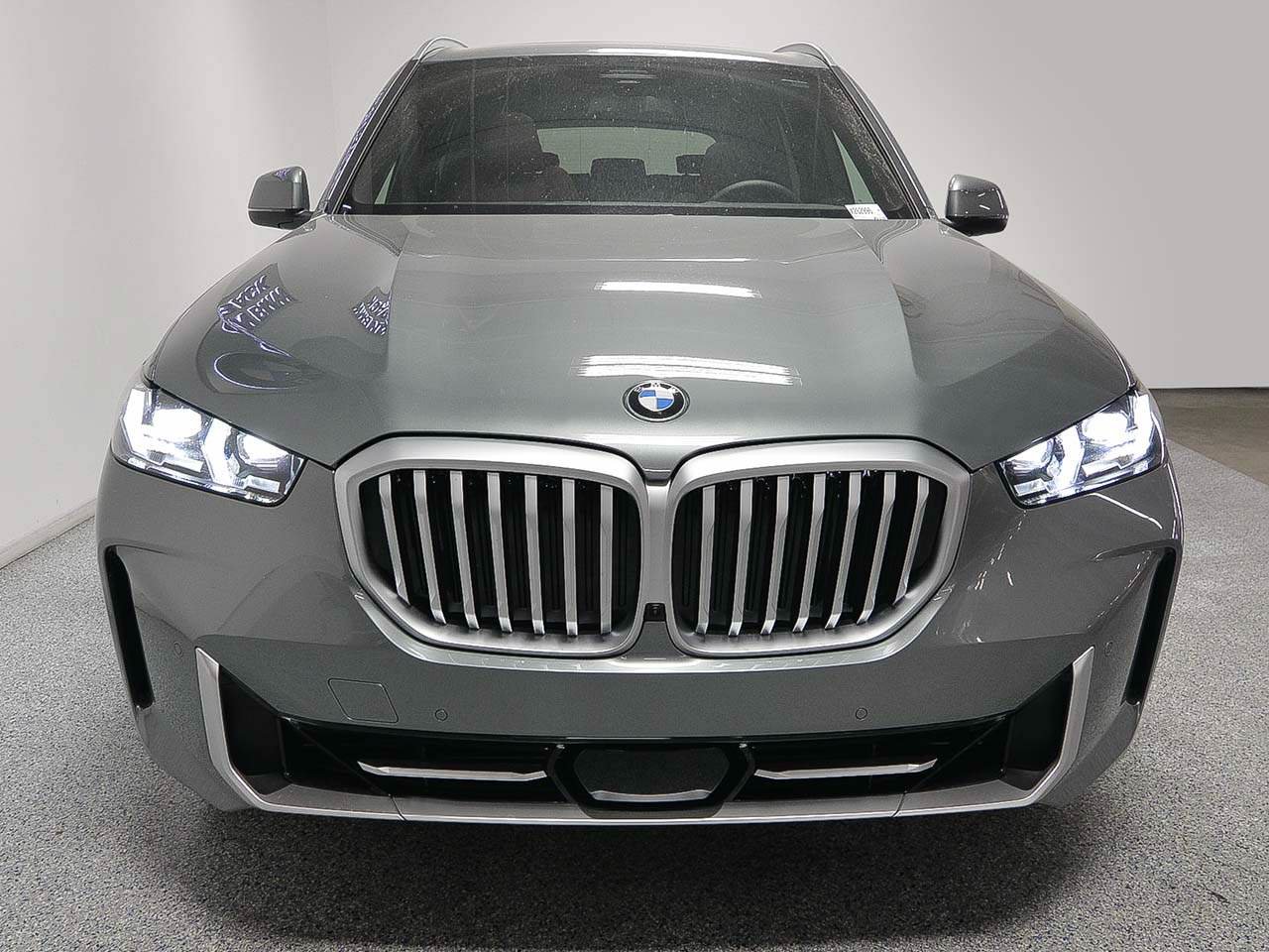 Used 2026 BMW X5 sDrive40i w/ Parking Assistance Package RWD image 2