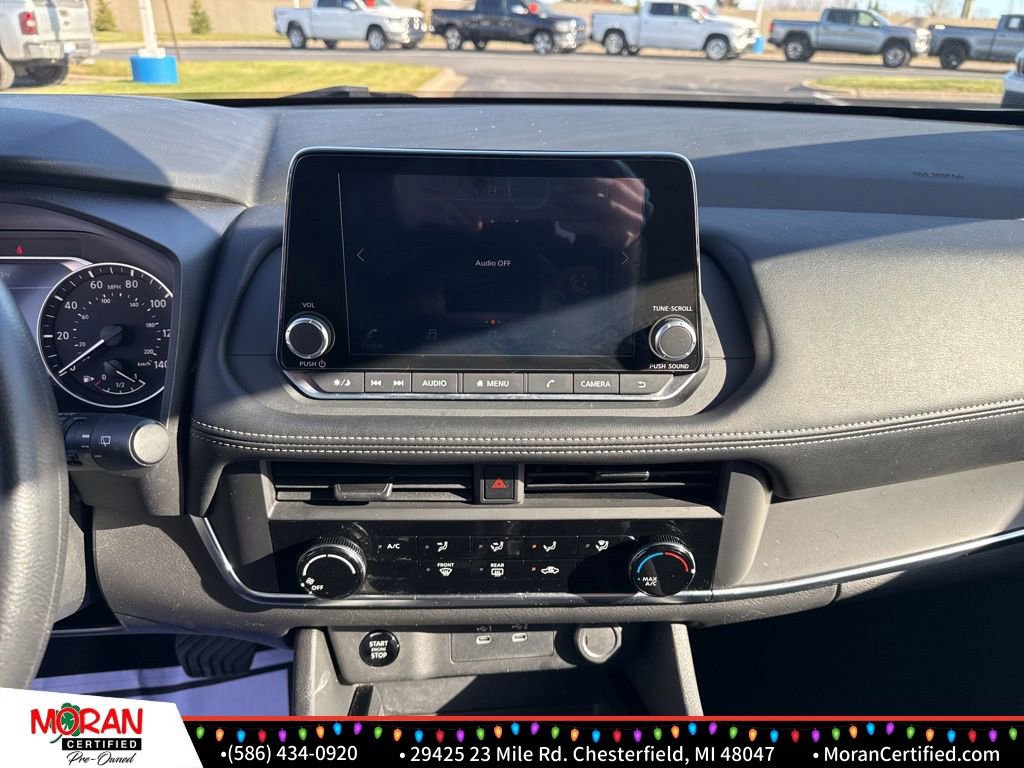 Used 2024 Nissan Rogue S image 15