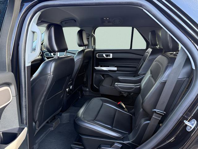 Used 2022 Ford Explorer XLT w/ Equipment Group 202A AWD/4WD image 5