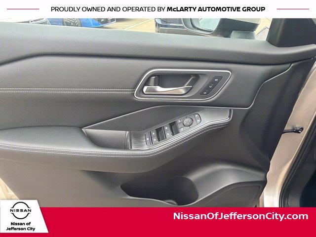 New 2026 Nissan Rogue Platinum w/ Platinum Premium Package AWD/4WD image 18