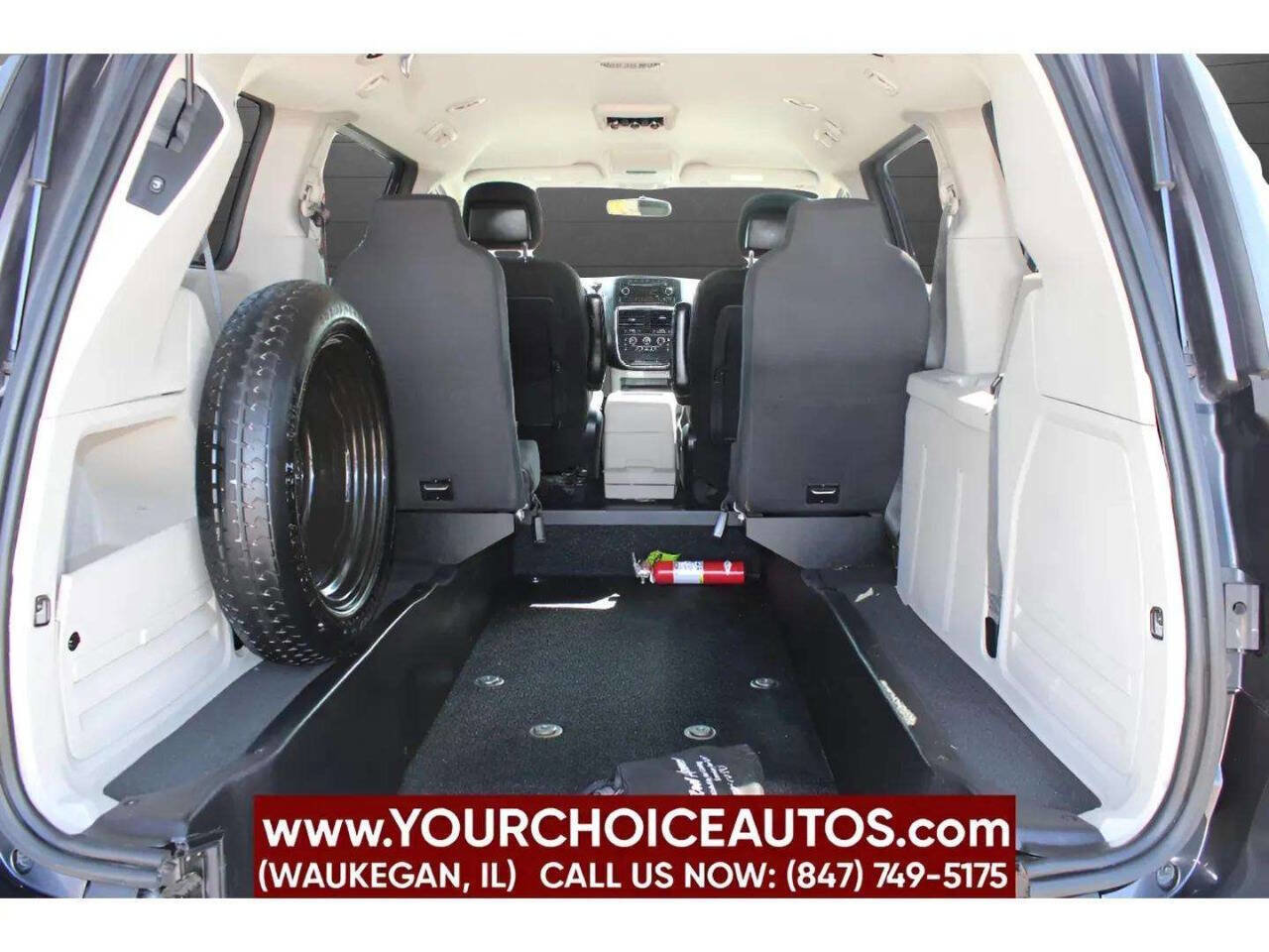 Used 2015 Dodge Grand Caravan SXT w/ Rear Park Assist Package image 19