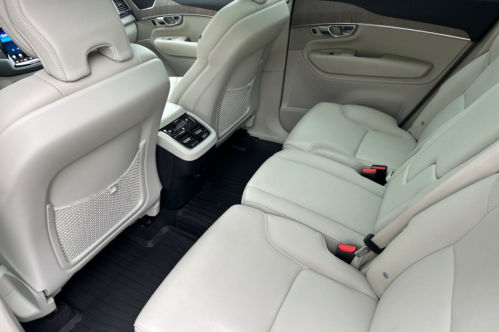 Certified 2023 Volvo XC90 B6 Core w/ Protection Package Premier AWD/4WD image 14