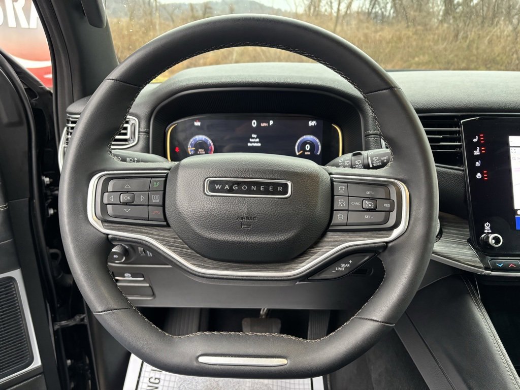 Used 2024 Jeep Wagoneer L Series II w/ Flexible Seating Group image 10