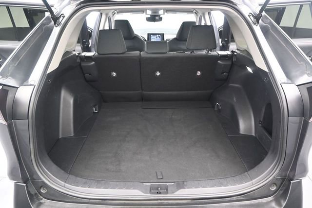 Used 2022 Toyota RAV4 LE FWD image 14