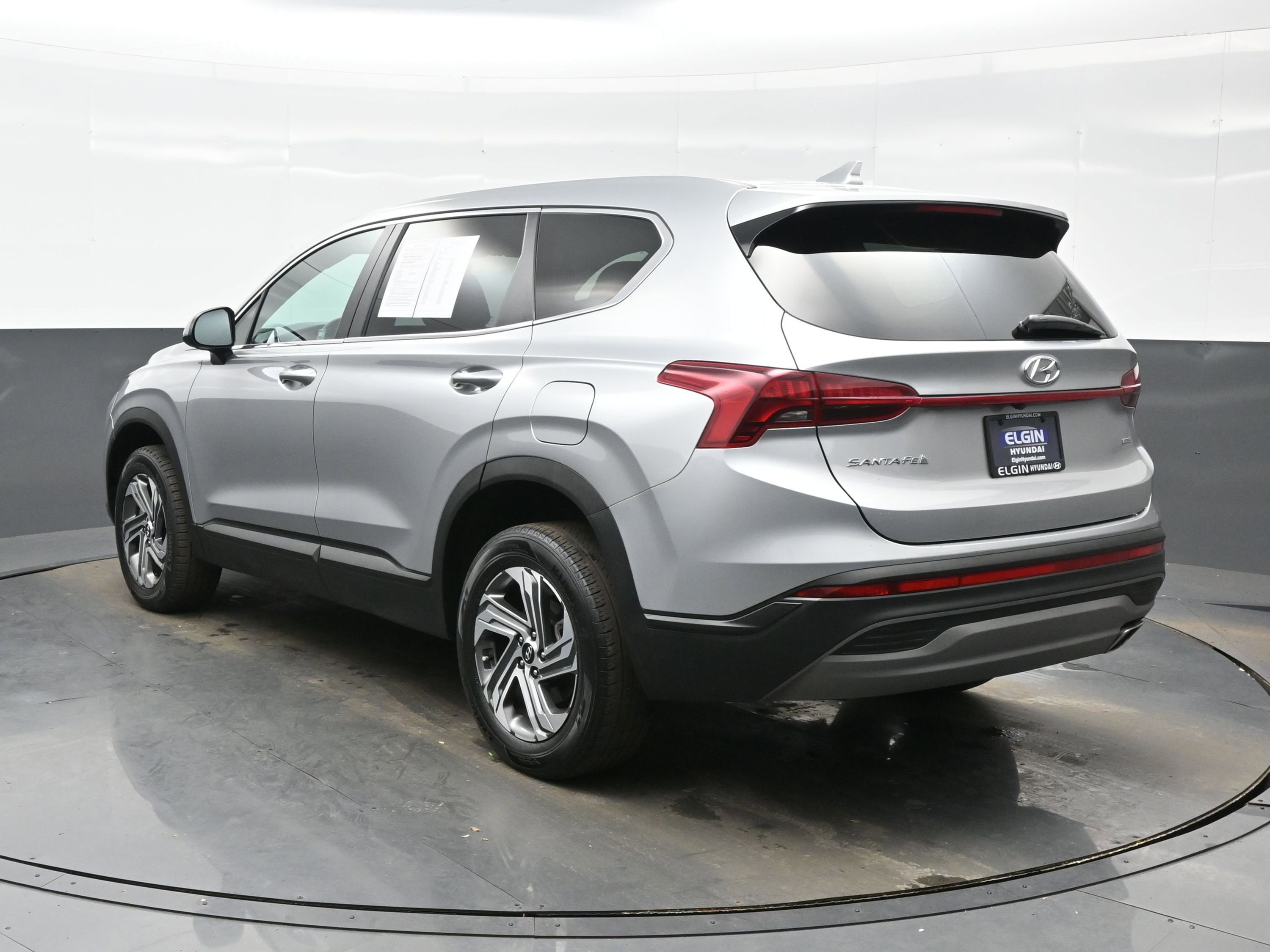 Certified 2021 Hyundai Santa Fe SE image 4