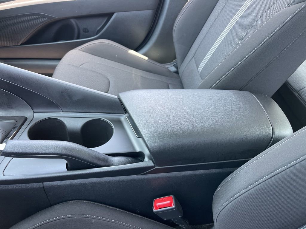 Used 2024 Hyundai Elantra SE image 13
