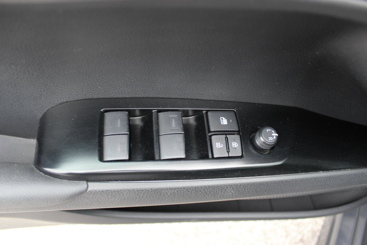 Used 2025 Toyota Camry SE image 14